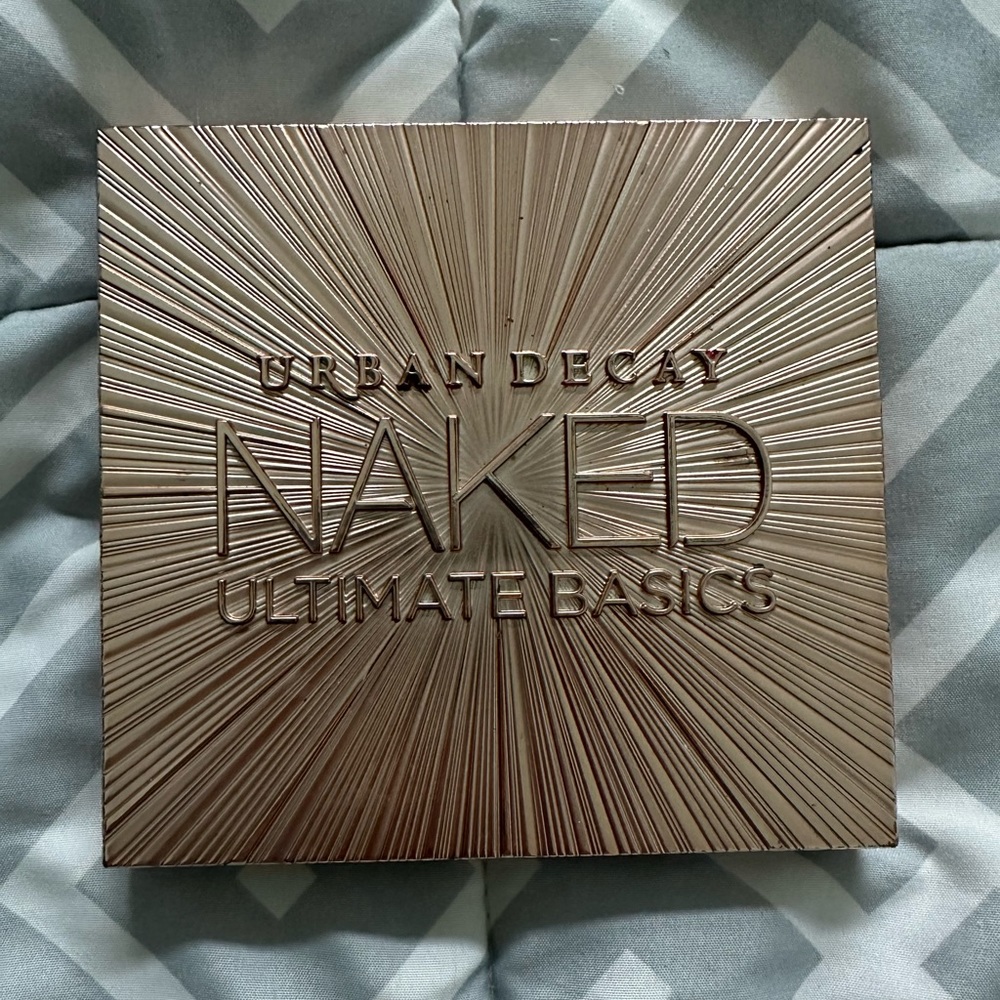 Naked basic eyeshadow palette